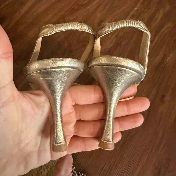 Manolo Blahnik Champagne Gold Slingback, 39 - Picture 3 of 9
